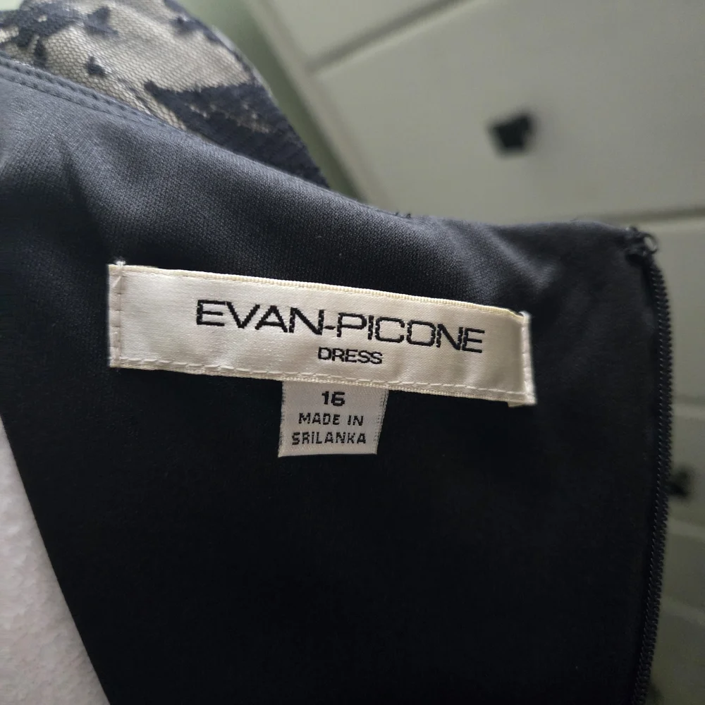 💓 2/$22 or 3/$29 Evan Picone Black Formal Dress - Picture 3 of 8
